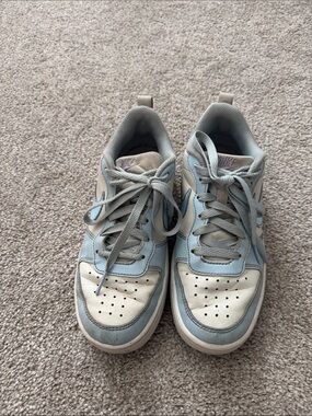 Nike girls sneaker